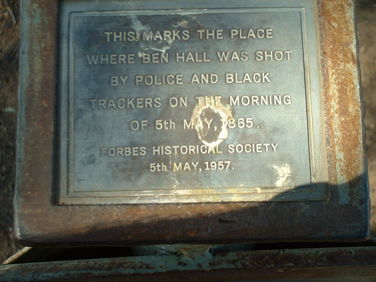 Plaque dated 5 May 1957 image